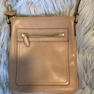 🌺 Coach crossbody bag